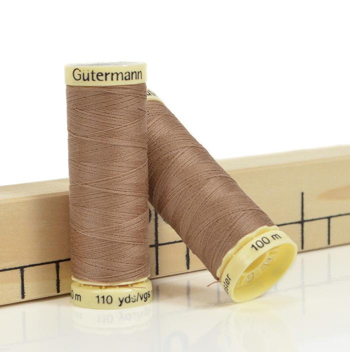 Fil Gütermann Cucitutto n° 139 Marron pâle